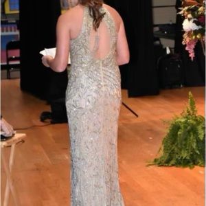 Sherri Hill size 4 gold pageant/prom dress with sequins